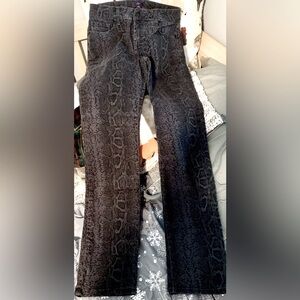 COPY - EUC - Vintage NYDJ Snake Print Blue Jeans in excellent condition. Asking…